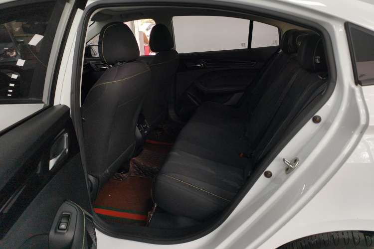 Used Roewe i5 2021 1.5L CVT Platinum Edition
