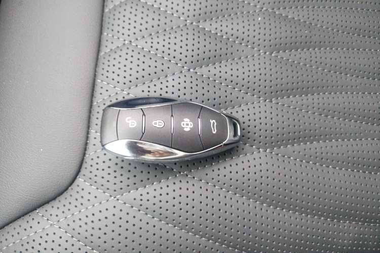 Used Hongqi HS5 2023 2.0T Qixiang Pro Edition
