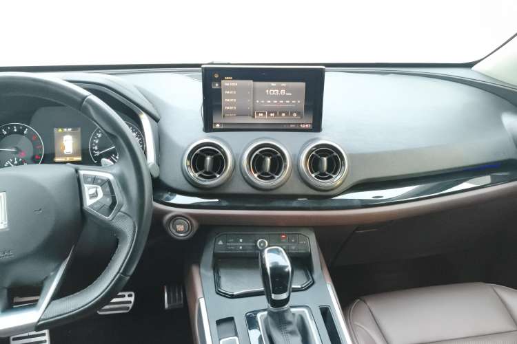 Used Wey VV5 2017 2.0T Ultra-Luxury Version
