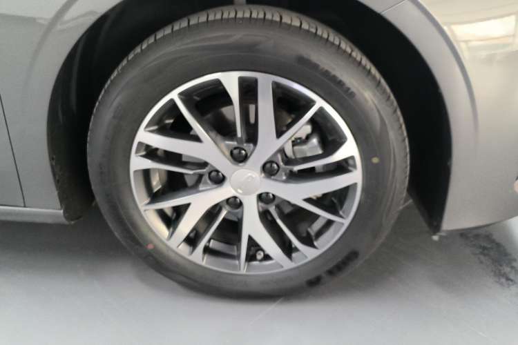 Used Geely Auto Emgrand 2025 4th Generation 1.5L CVT Longteng Edition
