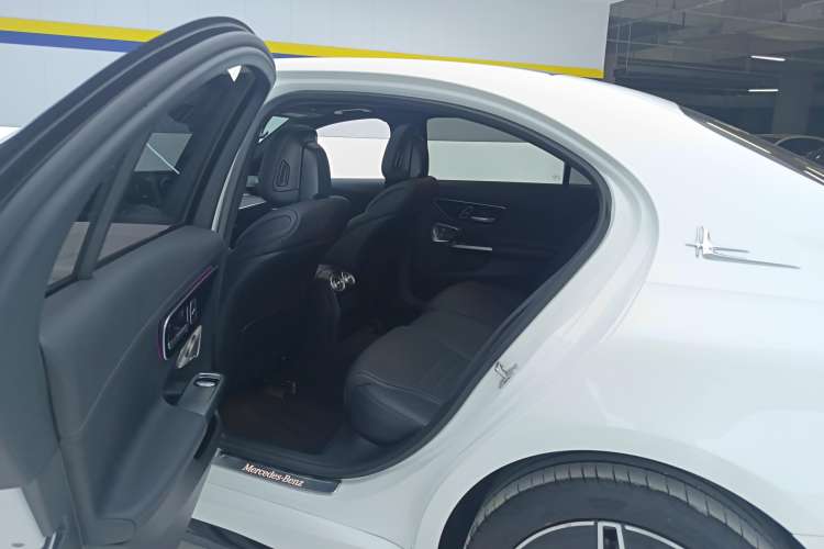 Used Mercedes-Benz C-Class 2024 Facelift C 260 L Night Edition Sport Version
