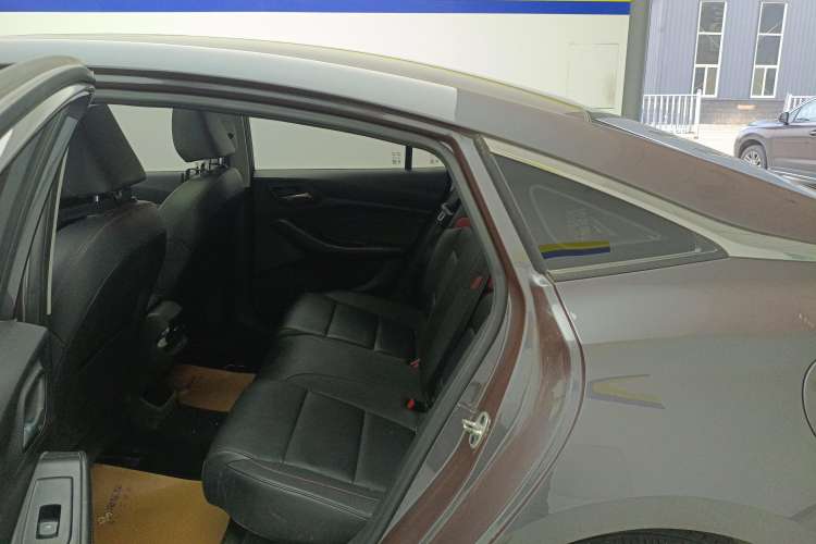 Used MG 5 2021 180 DVVT CVT Youth Luxury Edition
