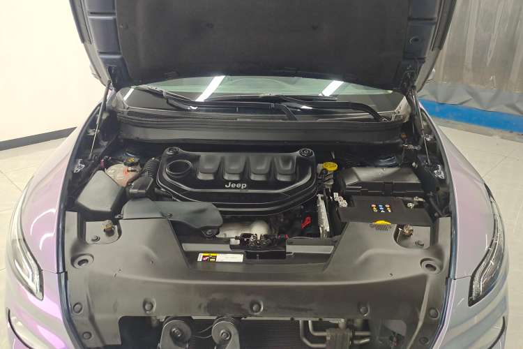 Used  Cherokee 2020 2.0L Two-Wheel Drive Classic Sports Edition
