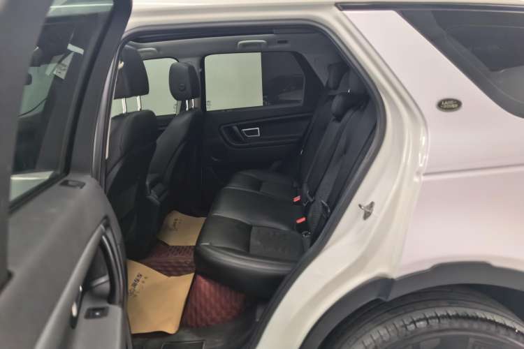 Used Land Rover Discovery Sport 2018 240 PS PURE Edition
