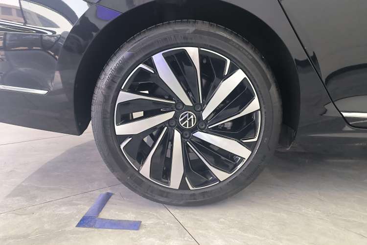 Used Volkswagen Passat 2023 Revised 330TSI Elite Edition
