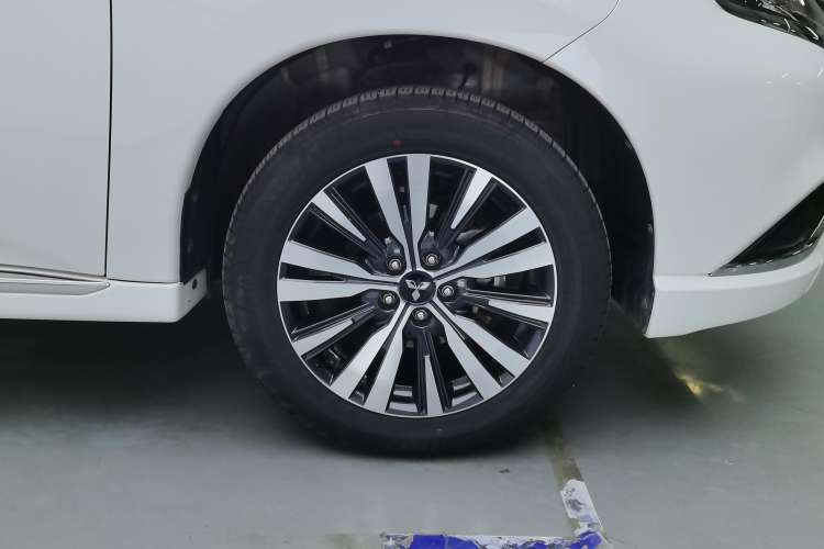 Used Mitsubishi Outlander 2021 Revised Version 2.0L Two-Wheel Drive Comfort Edition 5 Seats
