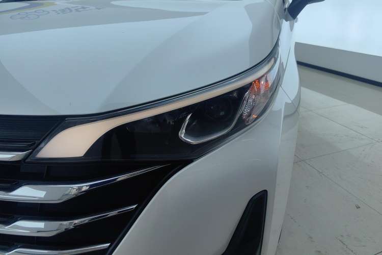 Used GAC Trumpchi M6 2019 270T DCT Luxury Edition (6-seater) China VI
