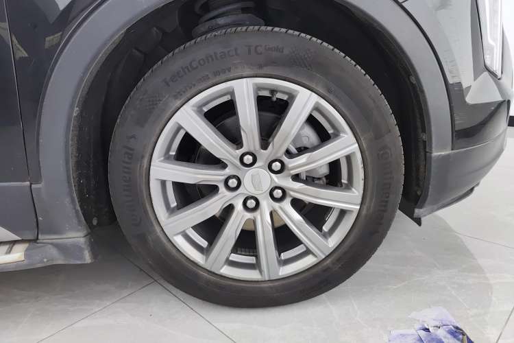 Used Cadillac XT4 2020 28T Two-Wheel-Drive Leading Version
