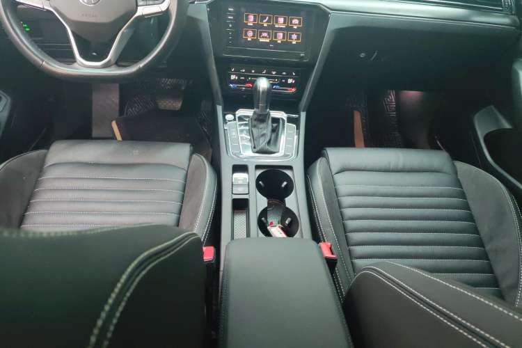 Used Volkswagen Magotan 2020 330TSI DSG Leading Model
