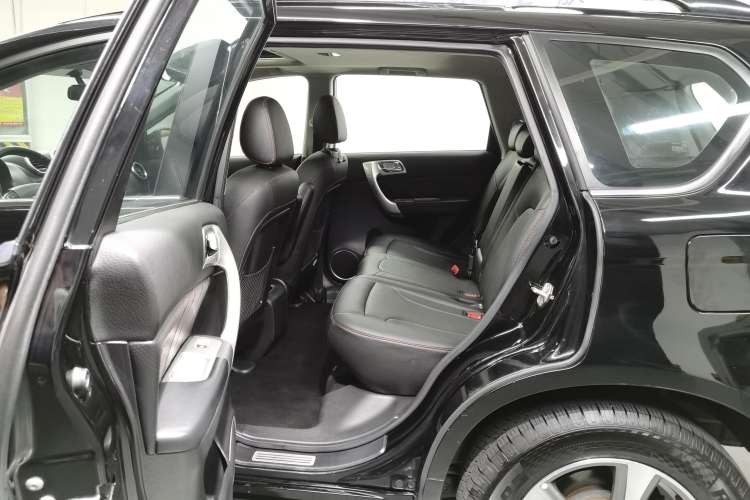 Used Haval H6 2016 Upgraded Model 1.5T Automatic Two-Wheel Drive Elite Version
