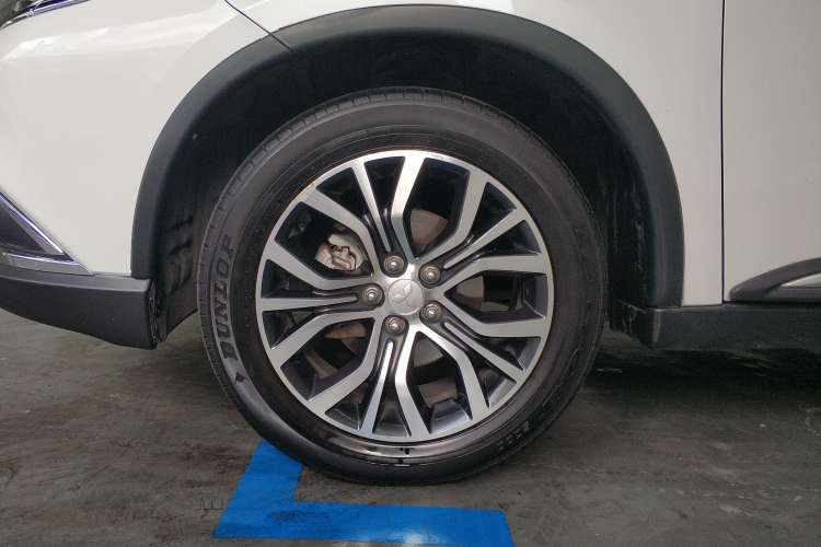 Used Mitsubishi Outlander 2016 2.4L 4x4 Luxury Edition 7-Seater
