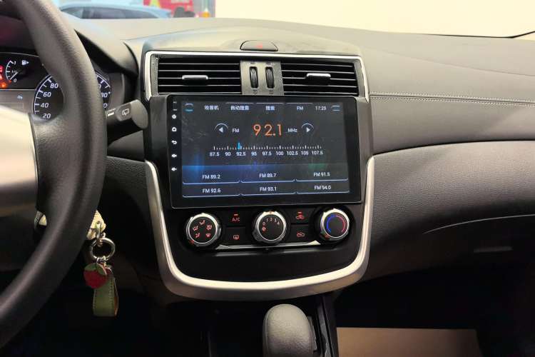 Used Nissan Tiida 2016 1.6L CVT Cool Dynamic Edition