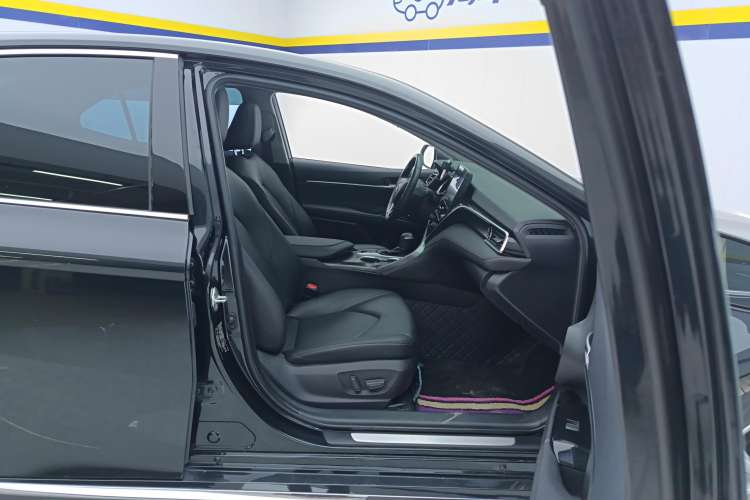 Used Toyota Camry 2023 2.0G Luxury Edition