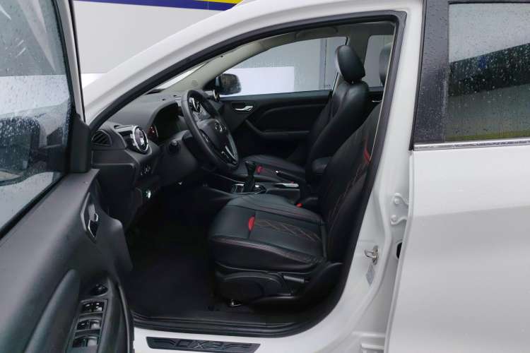 Used Soueast DX3 2018 1.5L Manual Luxury Model
