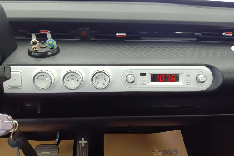 Used Wuling Hongguang MINIEV 2022 GAMEBOY 200km Gaming Edition with Lithium Iron Phosphate
