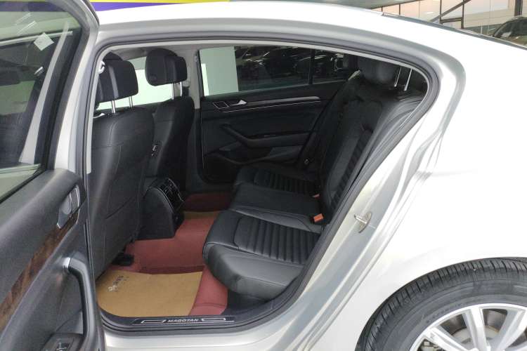 Used Volkswagen Magotan 2019 330TSI DSG Leading Model China VI Standard
