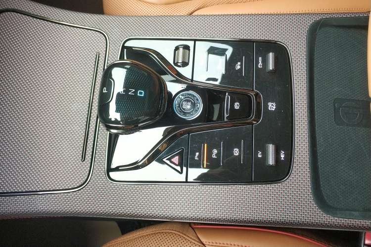 Used BYD Han 2022 DM-i 242km Flagship Model
