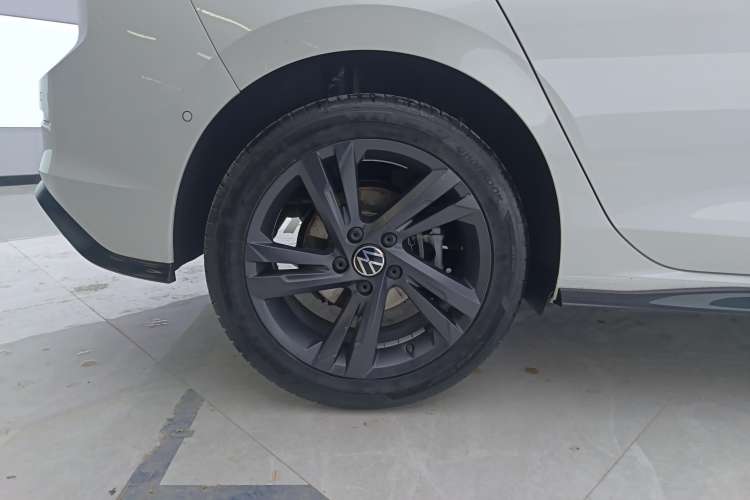 Used Volkswagen Golf 2023 Facelift 280TSI DSG R-Line Lite