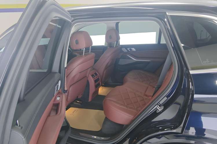 Used BMW X5 2022 Restyled xDrive 30Li Luxury Version M Sport Package
