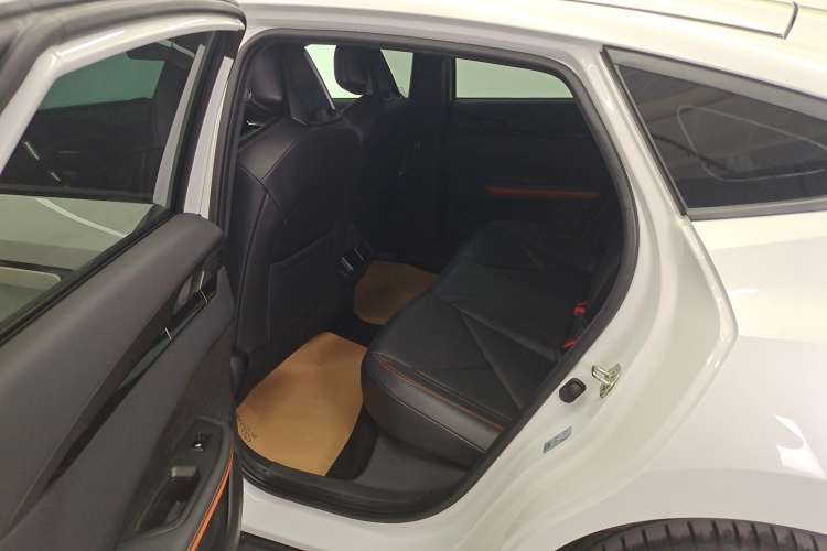 Used Changan UNI-V iDD 2023 Zhidian iDD 1.5T 113km Smart & Fun Version (Rapid Edition)
