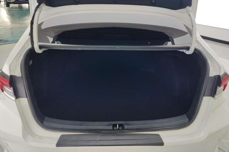 Used Toyota Corolla 2022 Dual-Motor 1.8L E-CVT Pioneer Edition
