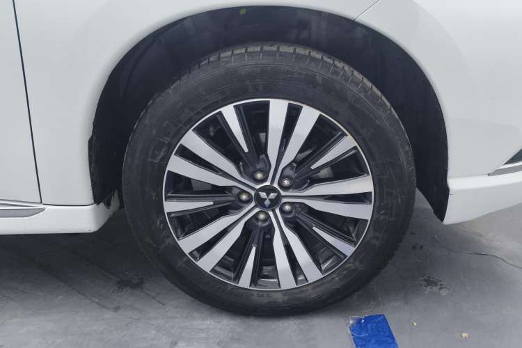 Used Mitsubishi Outlander 2021 2.4L 4x4 Zhi Xiang Edition 7 Seats