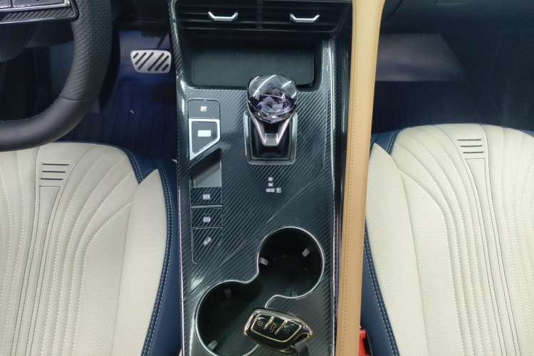 Used Roewe RX5 2023 1.5T Luxury Sliding-Screen Version
