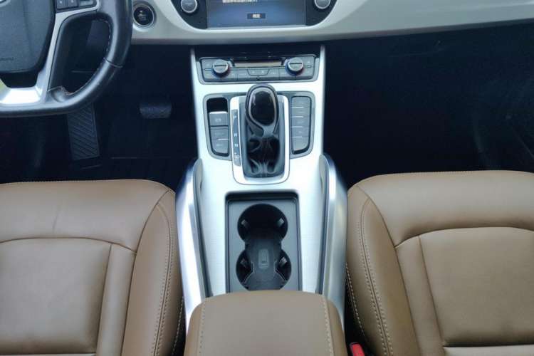 Used Geely Auto Emgrand X7 Sport 2016 1.8TD Automatic ZhiZun Version
