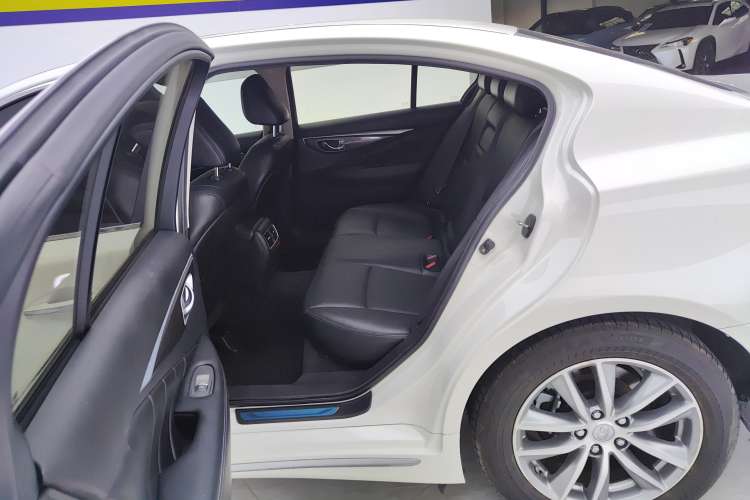 Used Infiniti Q50L 2022 2.0T Comfort Edition
