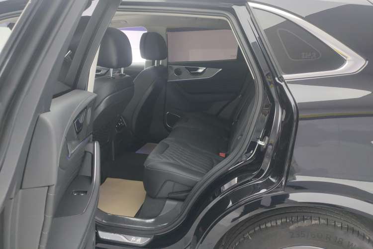 Used Hongqi HS5 2023 2.0T Qixiang Pro Edition
