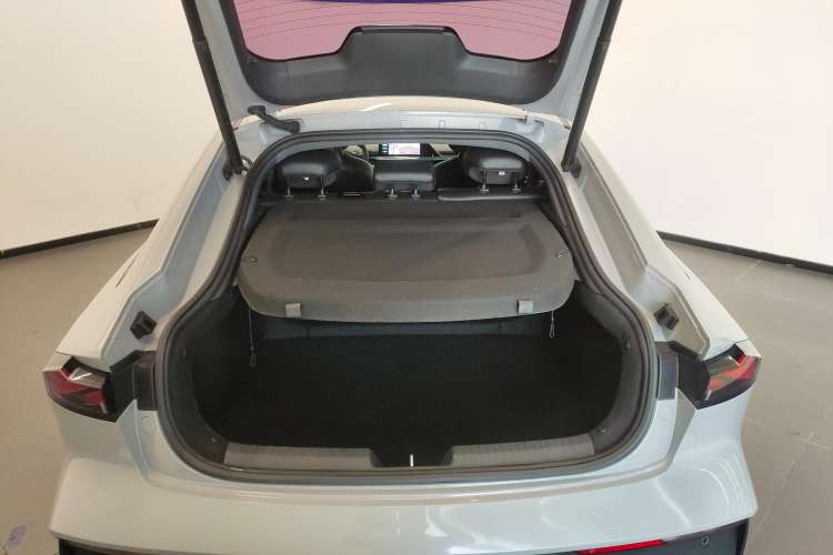 Used Changan UNI-V 2022 1.5T Prestige Version