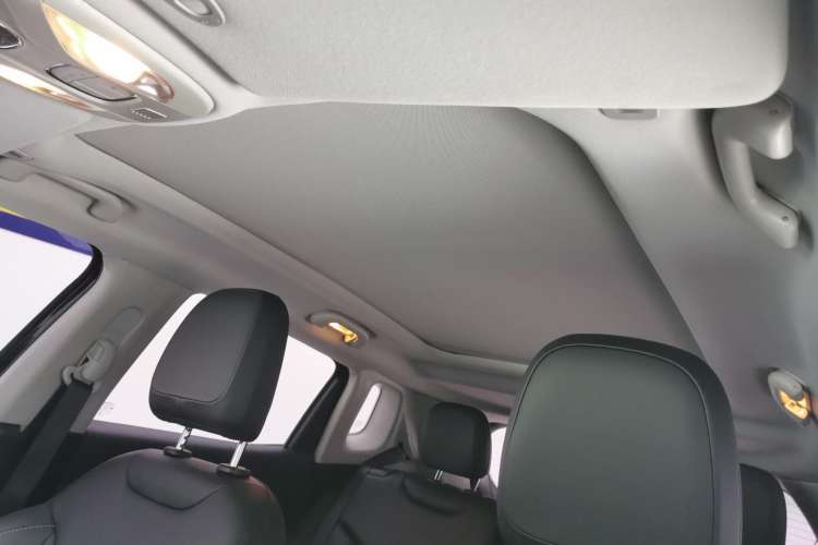 Used  Compass 2019 200T Automatic Family Edition - Connected Large Screen Version
