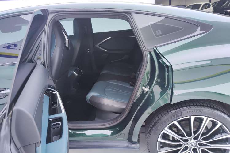 Used MG 7 2023 2.0T Automatic Hunter Luxury Edition
