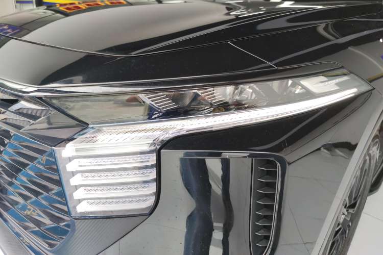 Used Venucia V 2022 260T Black Horse Edition · Idol
