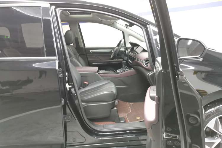 Used GAC Trumpchi M6 2023 PRO 270T DCT Luxury Edition
