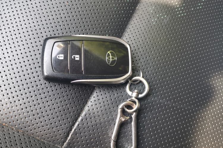 Used Toyota Highlander 2018 2.0T Four-Wheel Drive Luxury Edition 7 Seats China V Emission Standard
