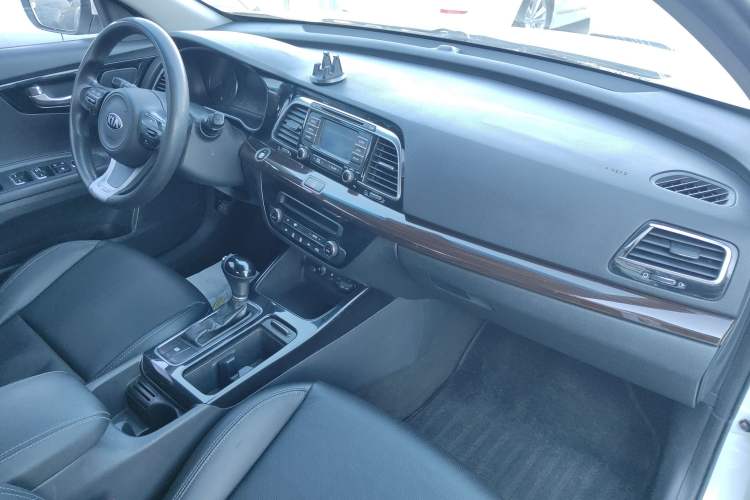 Used Kia K4 2014 1.8L Automatic GLS
