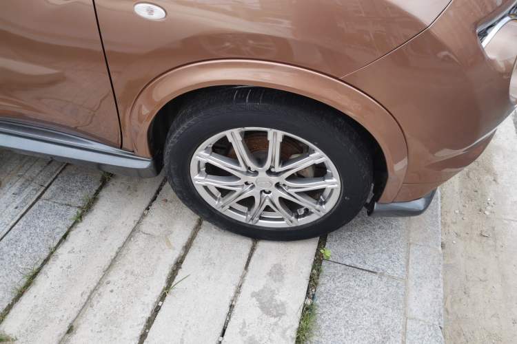 Used Infiniti ESQ 2014 1.6L Spontaneous Edition
