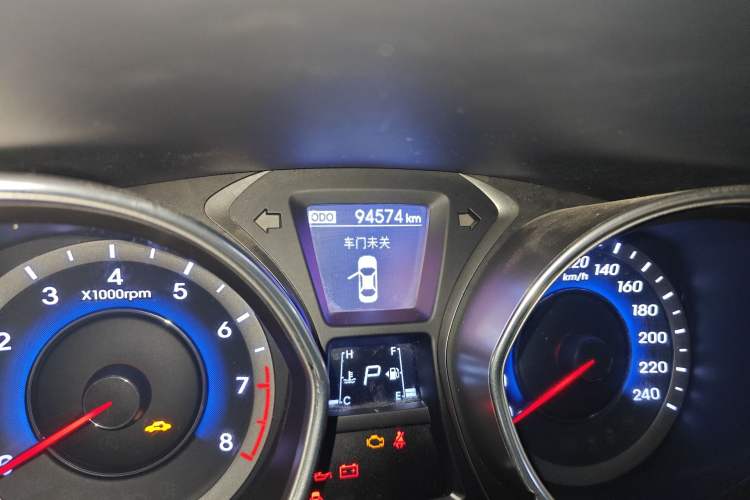 Used Hyundai Elantra 2015 1.6L Automatic Leading Model