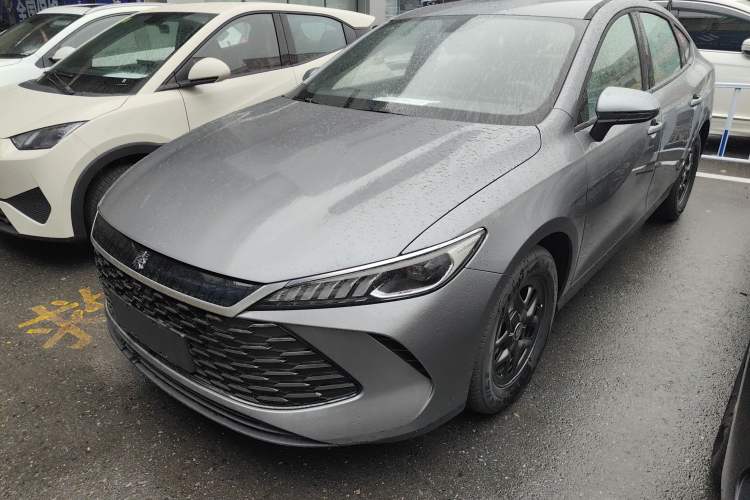 Used BYD Qin PLUS 2025 DM-i Smart Drive 55KM Leading Model
