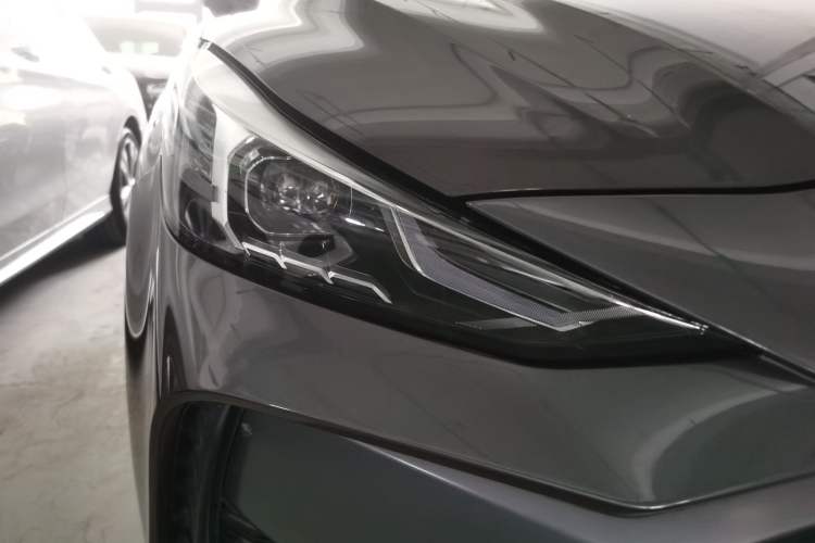 Used MG 5 2022 300TGI DCT Chao Yue Luxury Edition