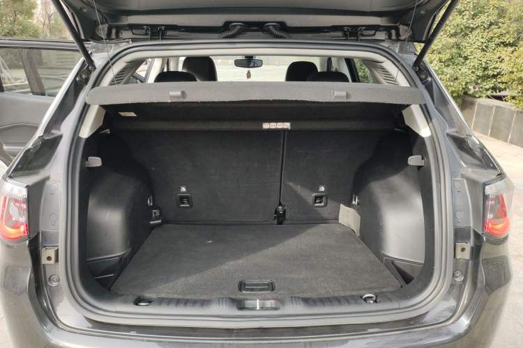 Used  Compass 2017 200T Automatic Family Edition