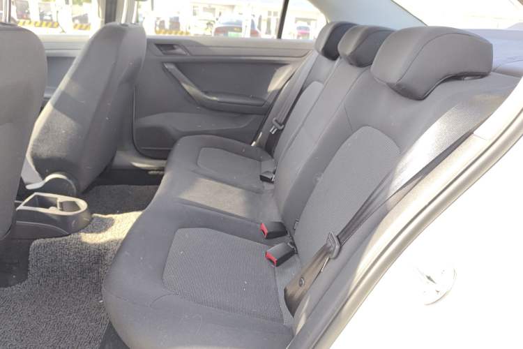 Used Volkswagen Jetta 2017 1.4L Manual Fashion Edition
