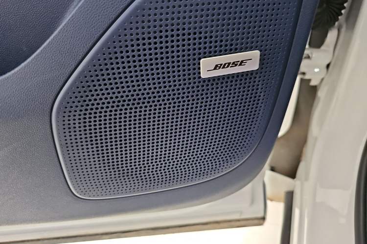 Used Buick Century 2023 2.0T Six-Seater Yinshi Edition
