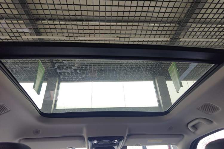 Used  Leopard 5 2023 Explore Edition
