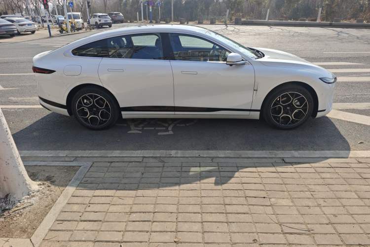 Used  A07 2025 Blue Whale Range-Extending Version 230 Flagship Model
