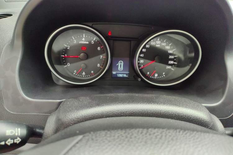 Used Haval H6 2015 Upgraded Model 1.5T Manual Two-Wheel Drive Urban Version
