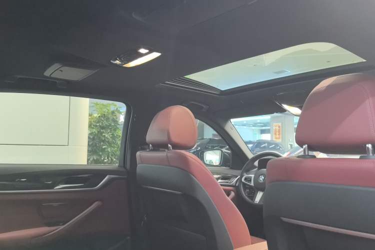 Used BMW 5 Series 2022 Second Facelift 525Li M Sport Package