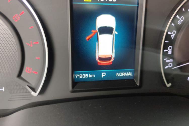 Used Wey VV5 2019 1.5T Two-Wheel Drive Color Pioneer
