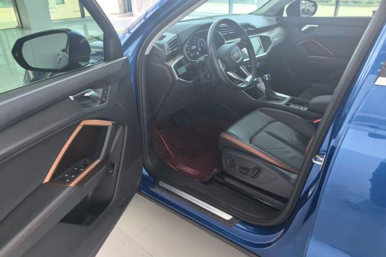 Used Audi Q3 2022 35 TFSI Fashionable and Elegant Model
